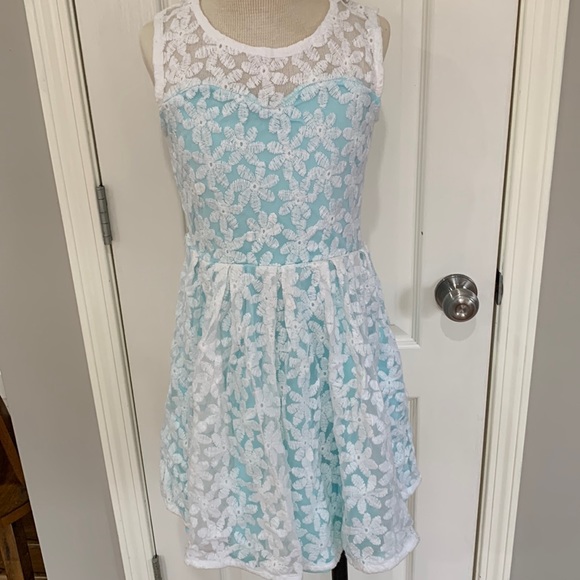 Knitworks Other - Turquoise and white girls dress size 14